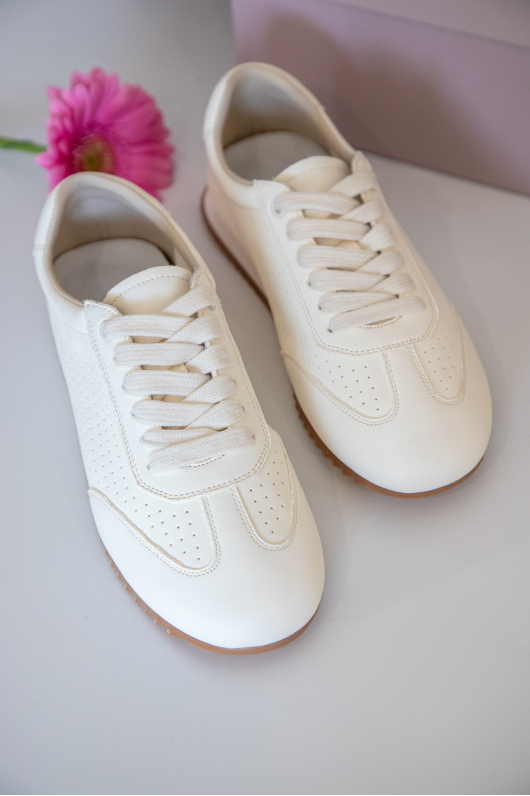 Кроссовки VITACCI. Комфорт и удобство в каждом шаге. 